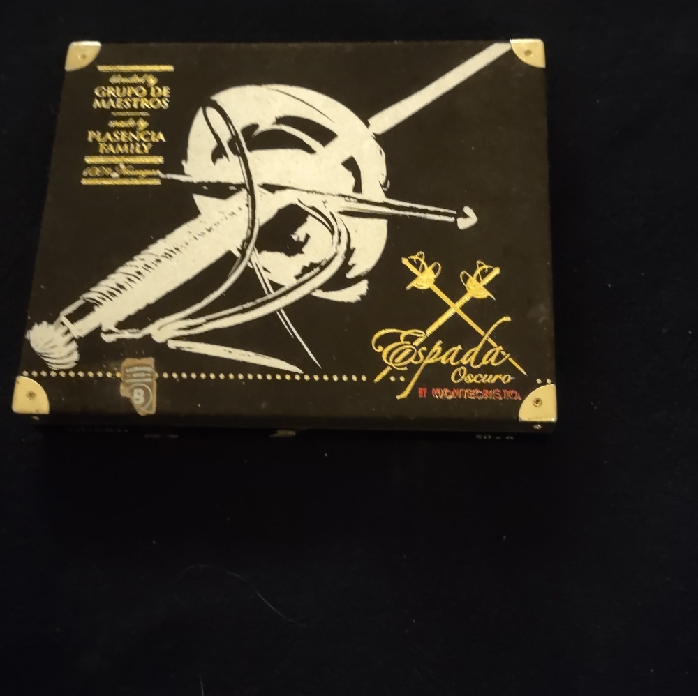 Montecristo Espada Oscuro cigar box